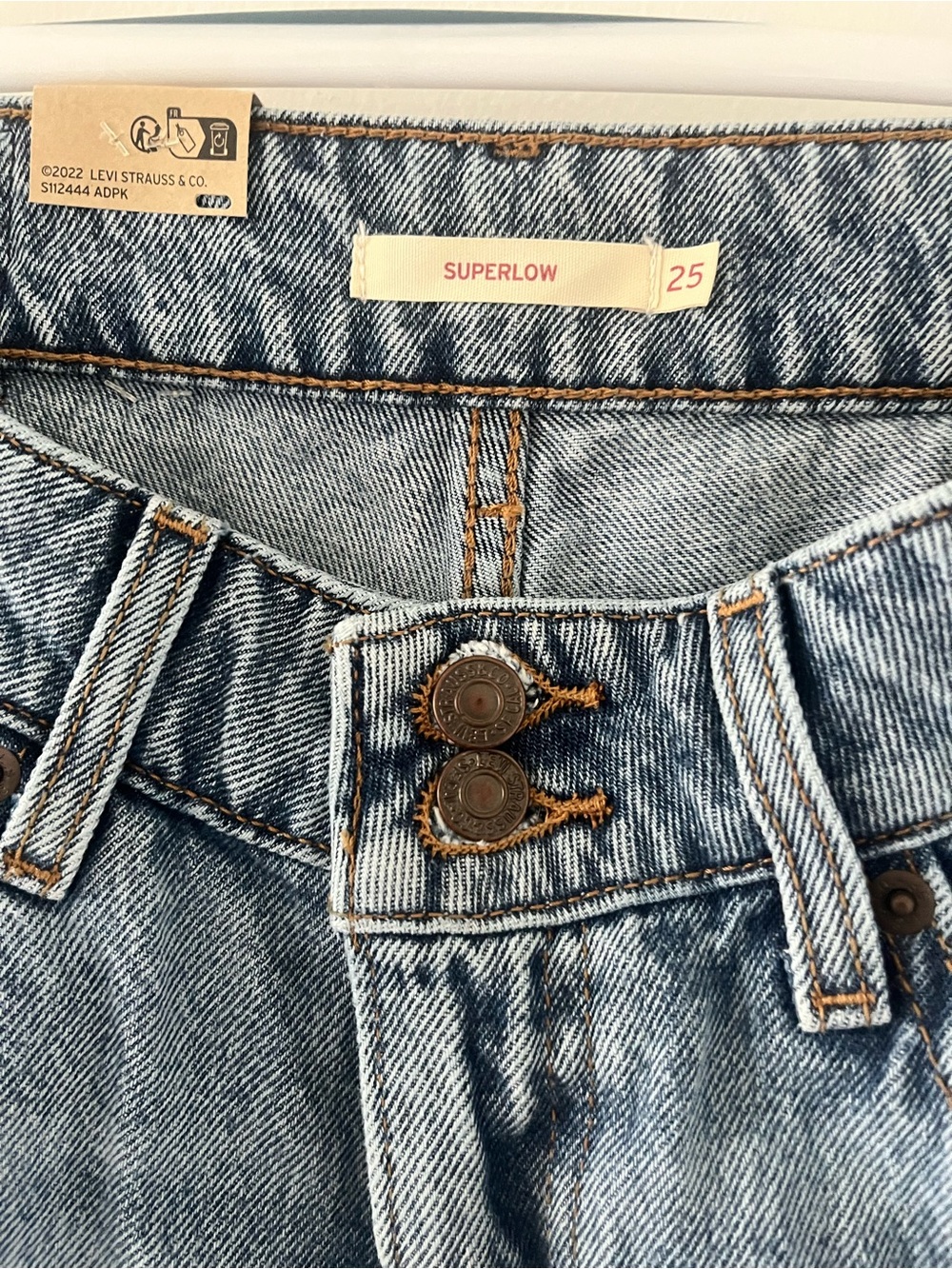 NWT
Levi’s Low Super Pro Women's Jeans size 25x32 - Picture 9 of 13